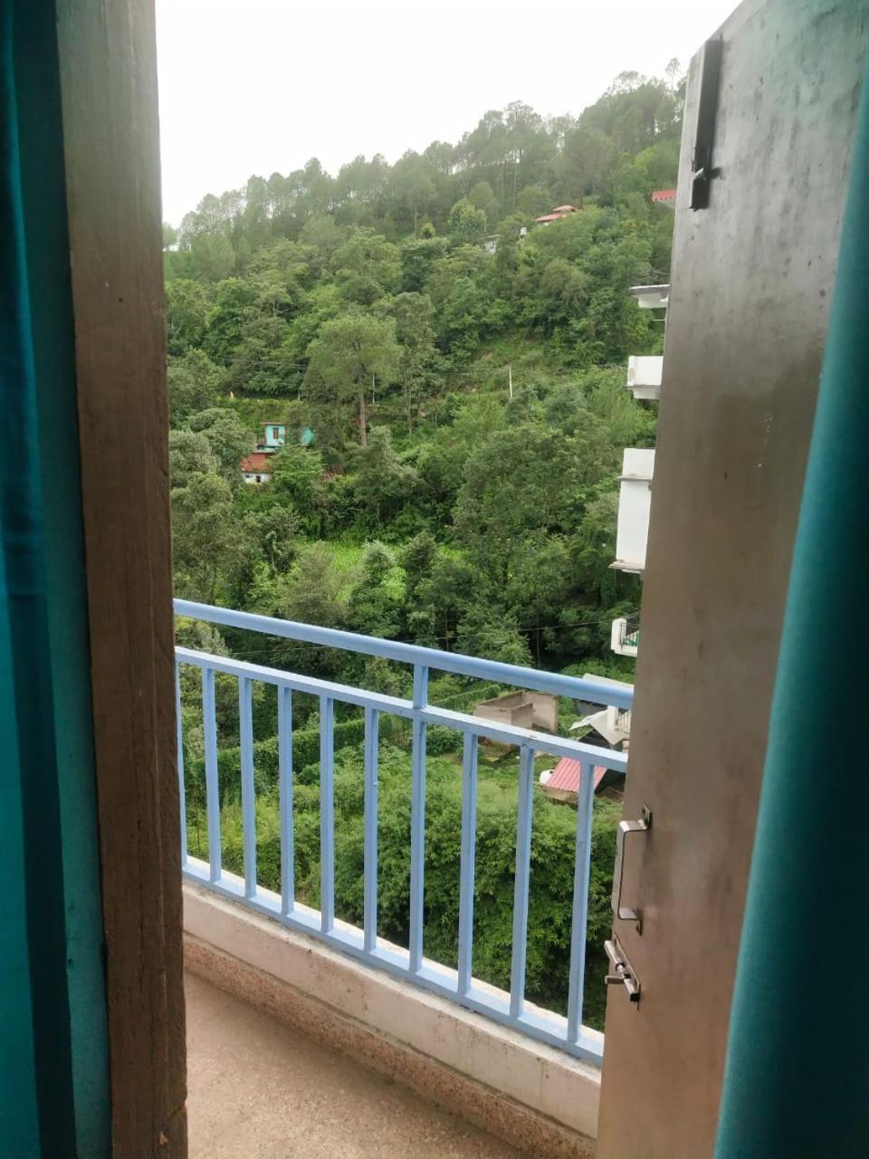 Abuzz Oxfordcaps Chanakya Hostel ソラン エクステリア 写真